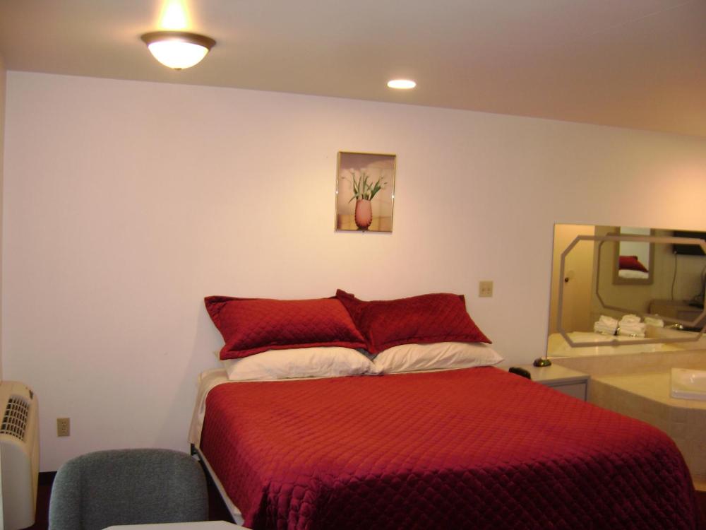Suite with Whirlpool interior